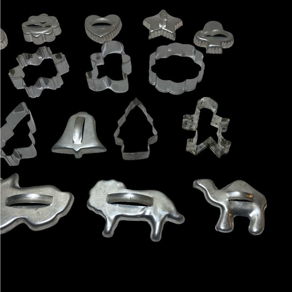 Vintage Aluminum Lot of 18 Cookie Cutters (CC1) - Picture 3 of 5